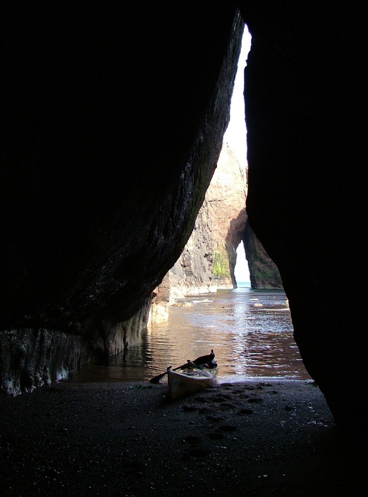 cave, Muckle Roe